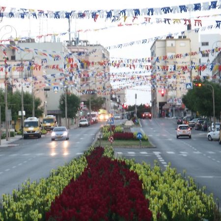 Apartments Petah Tiqwa - Bar Kochva Street Petach Tikva Екстериор снимка